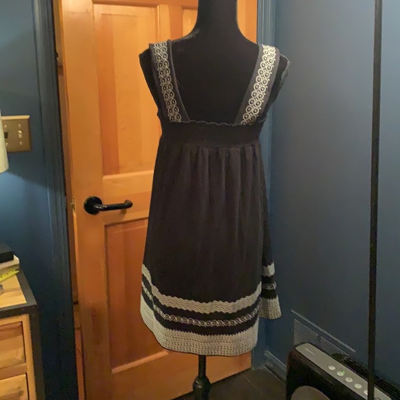 BCBG Black Dress with Ivory Embroidered Detail. - Picture 5 of 6